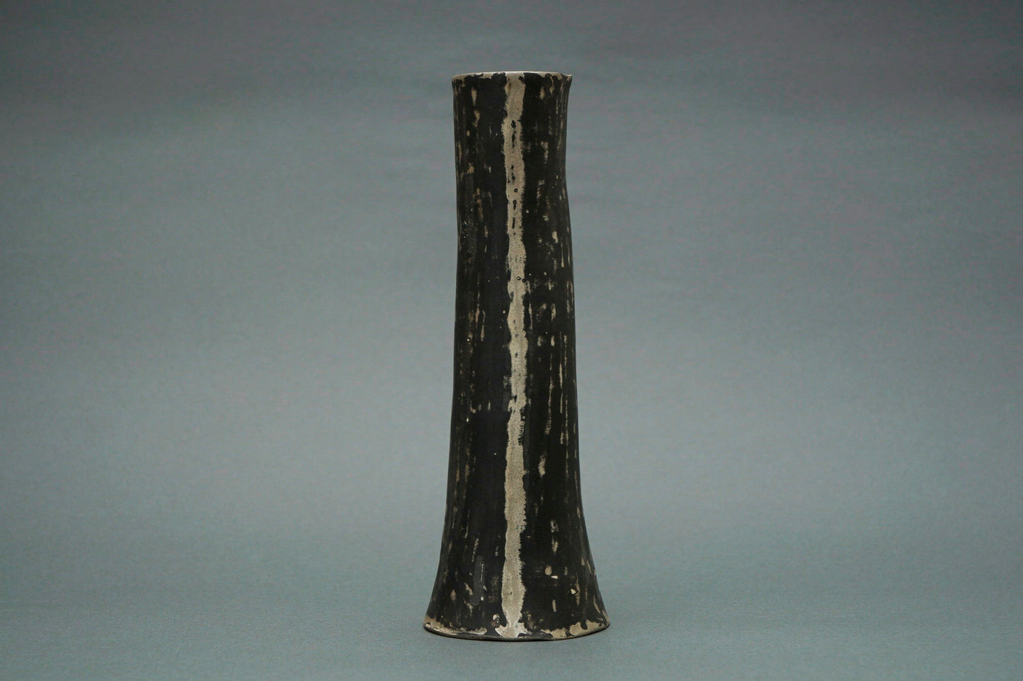 山内駿 / 銀彩刻花器